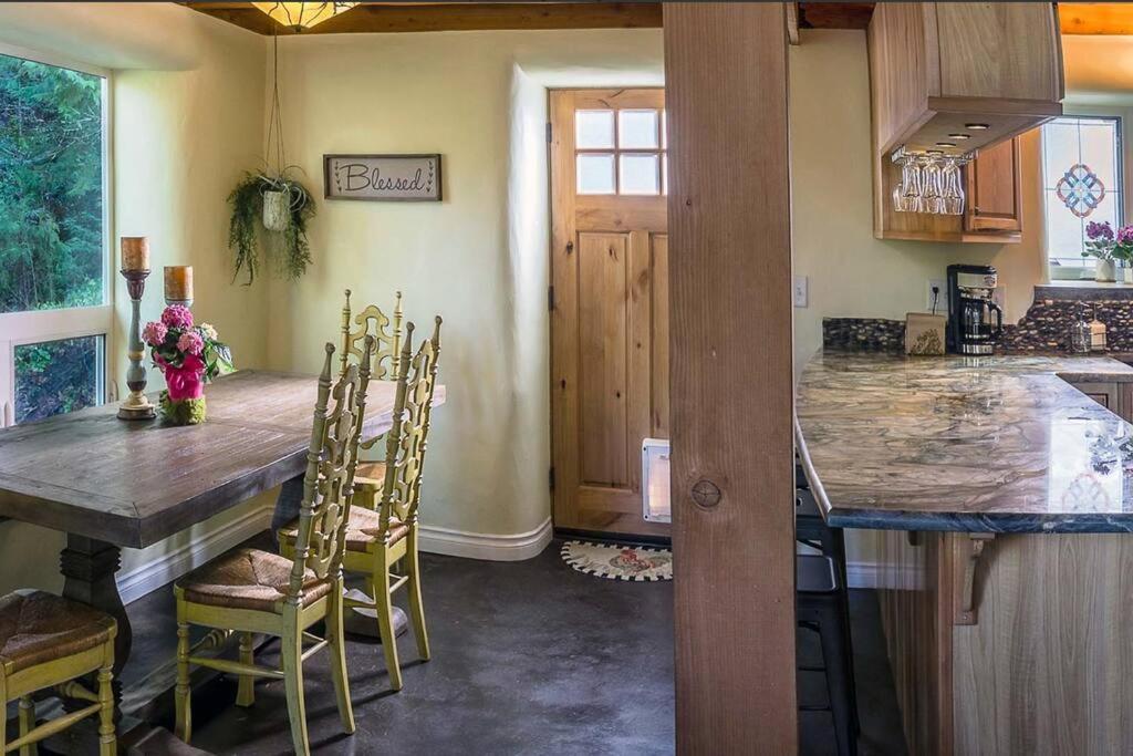 애쉬랜드 European Style Straw Bale Retreat 빌라 외부 사진